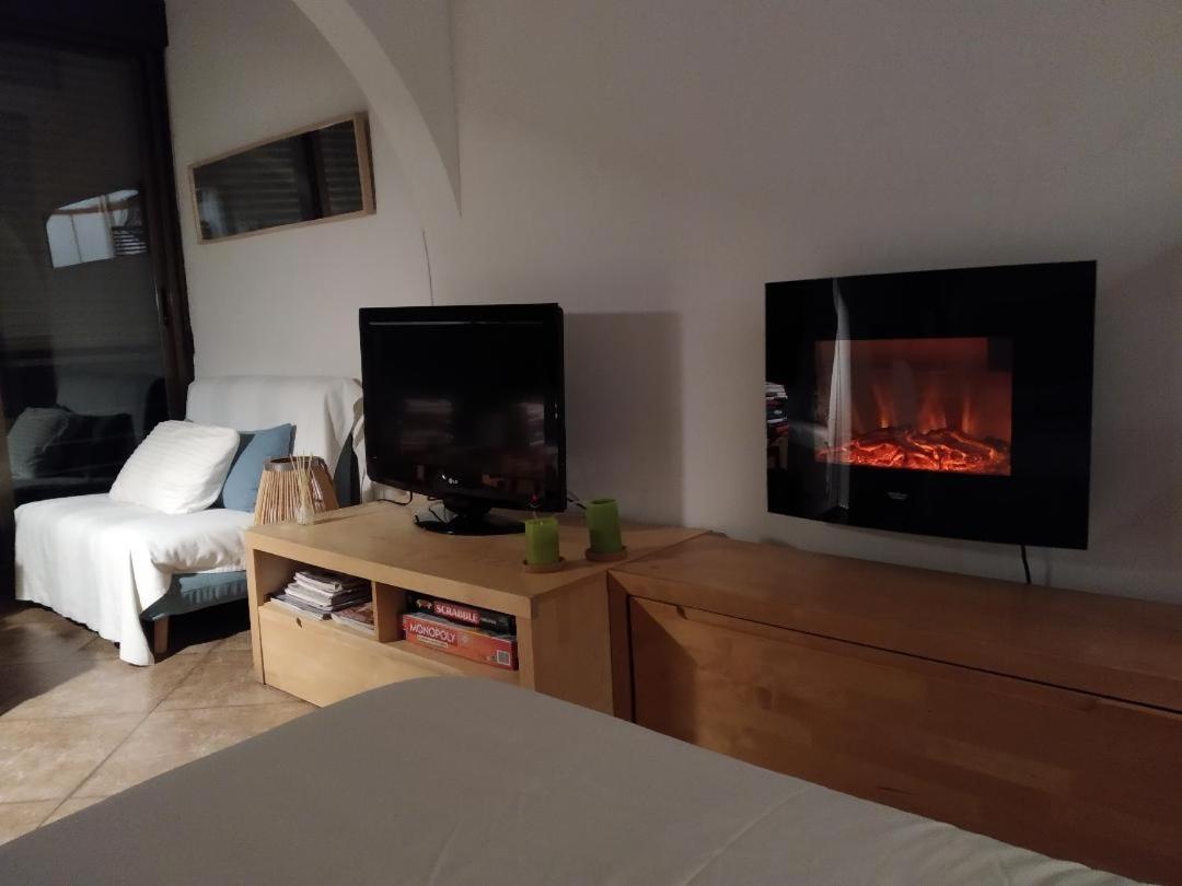 El Mirador De Bacha Apartment ซาน มาร์่ติน เด วาลเดเกลเซียส ภายนอก รูปภาพ